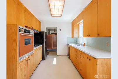 1921 41st Avenue SW, Seattle, WA 98116 - Photo 20