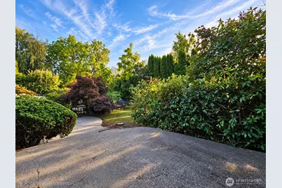 1921 41st Avenue SW, Seattle, WA 98116 - Photo 10