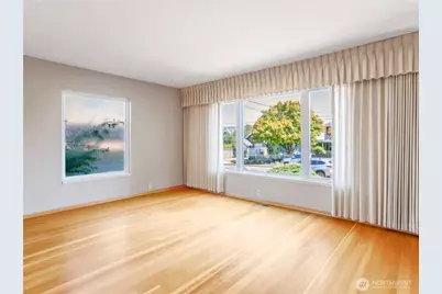 1921 41st Avenue SW, Seattle, WA 98116 - Photo 12