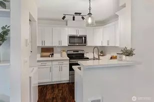 9210 Market Pl, Lake Stevens, WA 98258 - Photo 12
