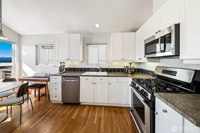 5953 California Avenue SW #2C, Seattle, WA 98136 - Photo 12