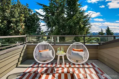 1512 Taylor Avenue N #C, Seattle, WA 98109 - Photo 10