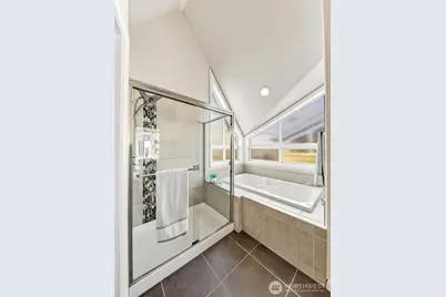 1512 Taylor Avenue N #C, Seattle, WA 98109 - Photo 16