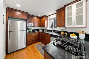 1512 Taylor Ave N, Seattle, WA 98109 - Photo 4