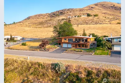 621 Mountain View Dr, Chelan, WA 98816 - Photo 12