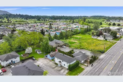 3316 E College Way, Mount Vernon, WA 98273 - Photo 2