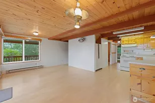 720 E Creekside Dr, Belfair, WA 98528 - Photo 10