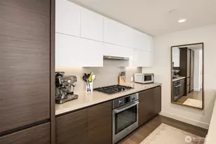 583 Battery St, Seattle, WA 98121 - Photo 12