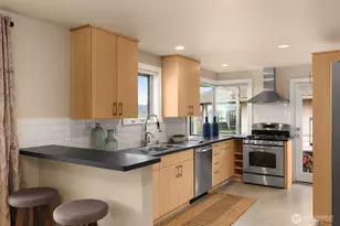 5930 Wilson Ave S, Seattle, WA 98118 - Photo 12