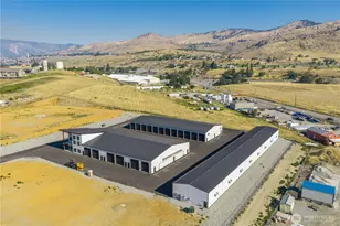 73 E Shop Ave, Chelan, WA 98816 - Photo 2
