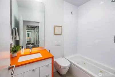 2112 N 46th Street, Seattle, WA 98103 - Photo 18