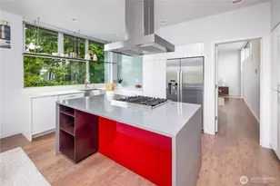 2112 N 46th St, Seattle, WA 98103 - Photo 10