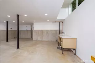 2112 N 46th St, Seattle, WA 98103 - Photo 32