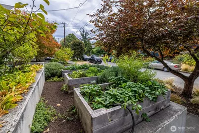 2112 N 46th Street, Seattle, WA 98103 - Photo 38