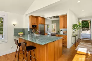 6575 NE Honeysuckle Ln, Bainbridge Island, WA 98110 - Photo 12