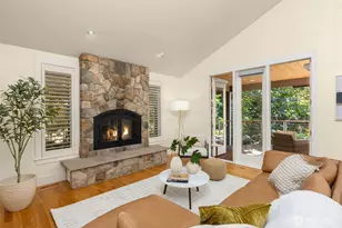 6575 NE Honeysuckle Ln, Bainbridge Island, WA 98110 - Photo 6