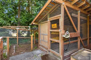 6575 NE Honeysuckle Ln, Bainbridge Island, WA 98110 - Photo 30