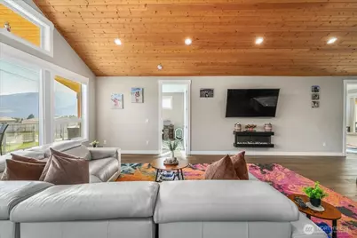 750 Lakeshore Drive, Manson, WA 98831 - Photo 14
