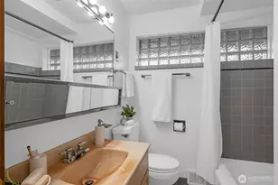 5711 38th Ave NE, Seattle, WA 98105 - Photo 18