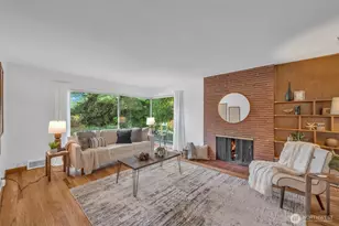 5711 38th Ave NE, Seattle, WA 98105 - Photo 2