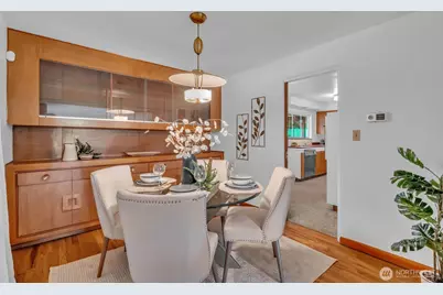 5711 38th Avenue NE, Seattle, WA 98105 - Photo 4