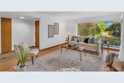 5711 38th Avenue NE, Seattle, WA 98105 - Photo 8