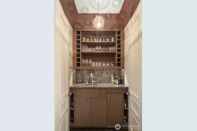 1065 Summit Avenue E, Seattle, WA 98102 - Photo 4