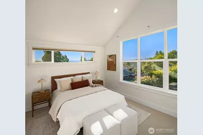 2313 E Mercer Street, Seattle, WA 98112 - Photo 24