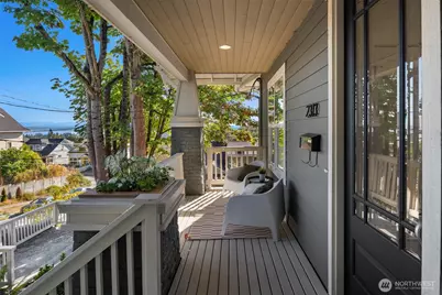 2313 E Mercer Street, Seattle, WA 98112 - Photo 2