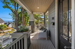 2313 E Mercer St, Seattle, WA 98112 - Photo 2