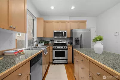 22526 SE 12th Place, Sammamish, WA 98075 - Photo 14