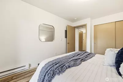 9057 Greenwood Avenue N #102, Seattle, WA 98103 - Photo 12