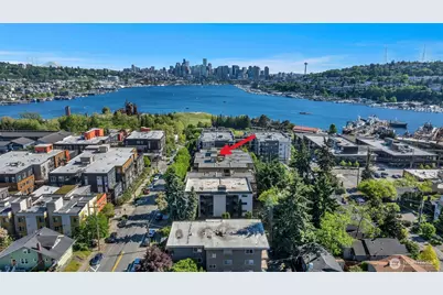 3401 Wallingford Avenue N #210, Seattle, WA 98103 - Photo 2