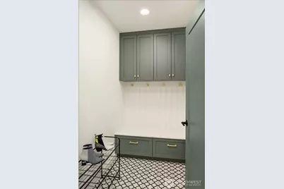 3639 34th Avenue W, Seattle, WA 98199 - Photo 32