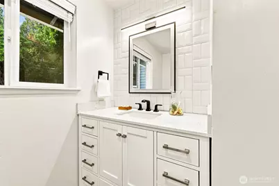 1821 155th Avenue SE, Bellevue, WA 98007 - Photo 20