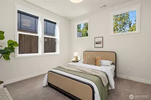 10217 NE 24th St, Bellevue, WA 98004 - Photo 14