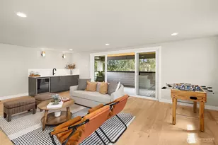 10217 NE 24th St, Bellevue, WA 98004 - Photo 32