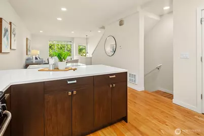 10363 Ashworth Avenue N, Seattle, WA 98133 - Photo 8