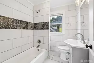 4545 5th Ave NE, Seattle, WA 98105 - Photo 14