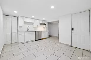 4545 5th Ave NE, Seattle, WA 98105 - Photo 20