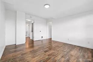 4545 5th Ave NE, Seattle, WA 98105 - Photo 12