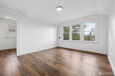 4545 5th Avenue NE, Seattle, WA 98105 - Photo 4
