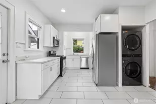 4545 5th Ave NE, Seattle, WA 98105 - Photo 2