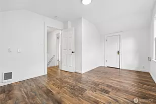 4545 5th Ave NE, Seattle, WA 98105 - Photo 18