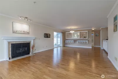 1811 F Street SE #14, Auburn, WA 98002 - Photo 2