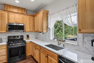 381 Studebaker Spur 2, Castle Rock, WA 98611 - Photo 6