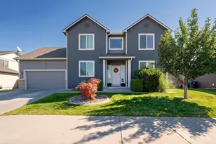 111 Chapelwood Ave, Walla Walla, WA 99362 - Photo 2
