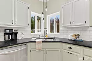 3802 James St, Bellingham, WA 98226 - Photo 6