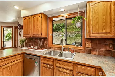 12825 184th Drive SE, Snohomish, WA 98290 - Photo 10