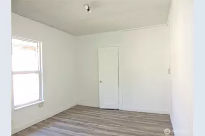 11709 26th Avenue NE, Seattle, WA 98125 - Photo 10